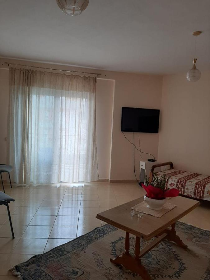 Grazioso Apartamento Arredato A Due Passi Dal Lungomare فلورا المظهر الخارجي الصورة
