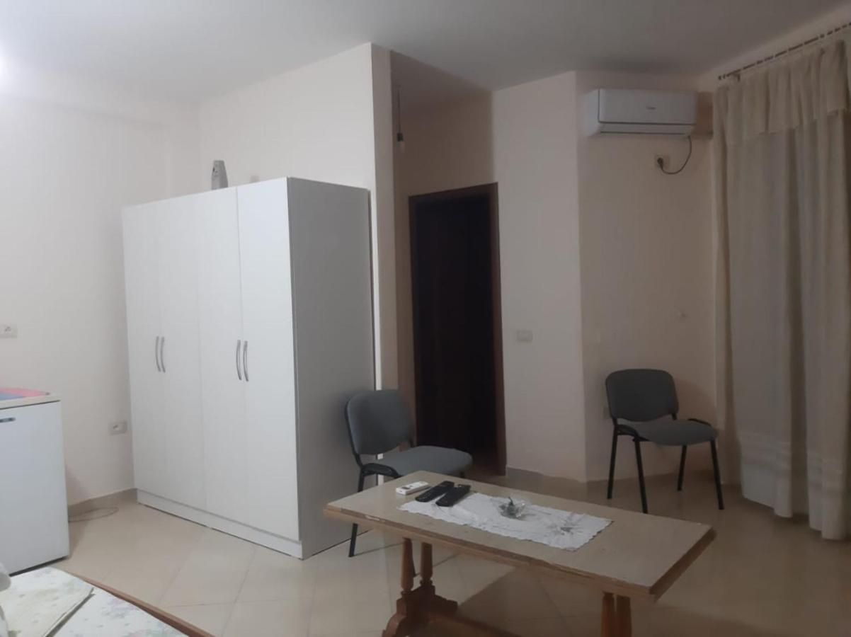 Grazioso Apartamento Arredato A Due Passi Dal Lungomare فلورا المظهر الخارجي الصورة